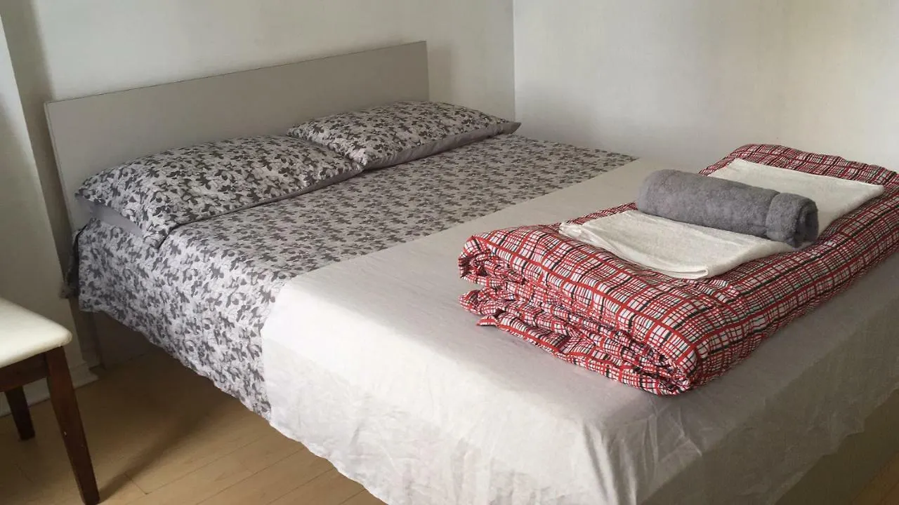 Toronto Airport Travelers Home Guest house