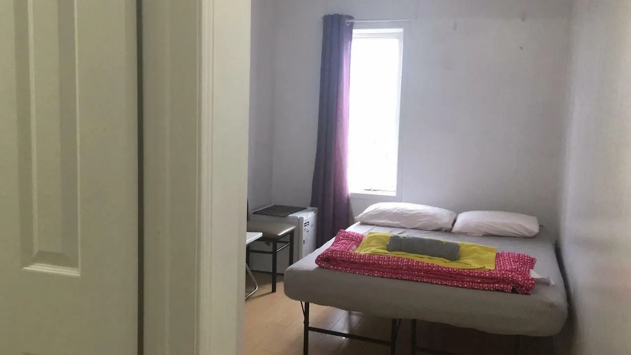 Guest house Toronto Airport Travelers Home Canada